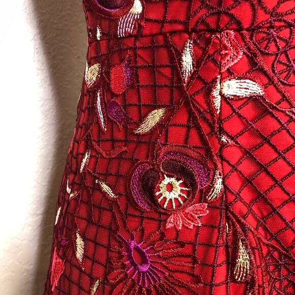 Vicky and Lucas red maroon embroidered floral overlay dress size Medium - Picture 5 of 15